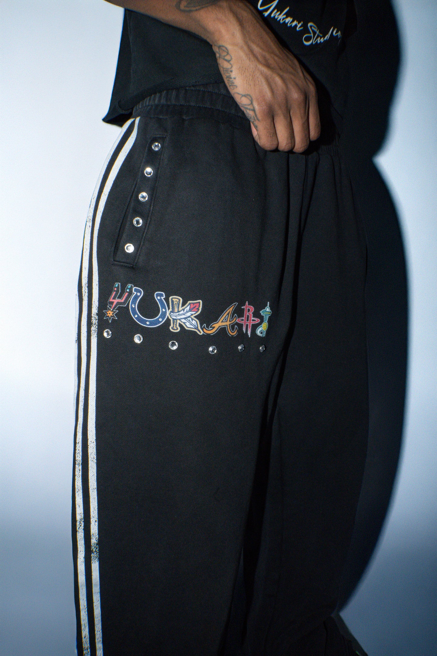 YUKARI FRANCHISE SWEATS