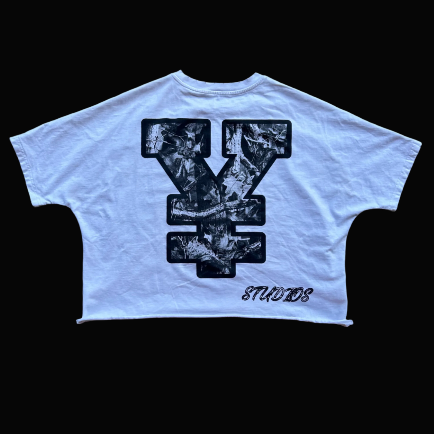 BLACK & WHITE YUKARI BOY TEE